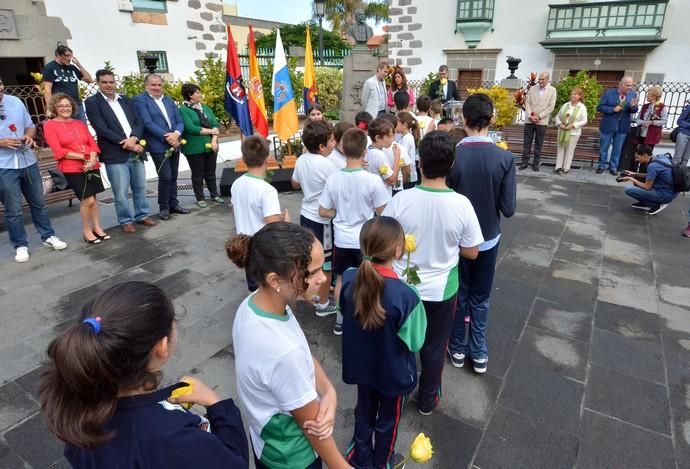 OFRENDA FLORAL 175 AÑOS FERNANDO LEÓN Y CASTILLO