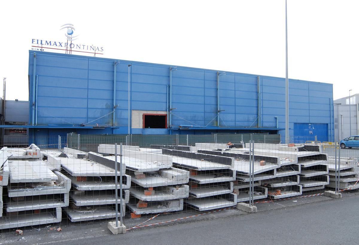 Obras de instalación de la empresa JYSK en el Pontiñas de Lalín.
