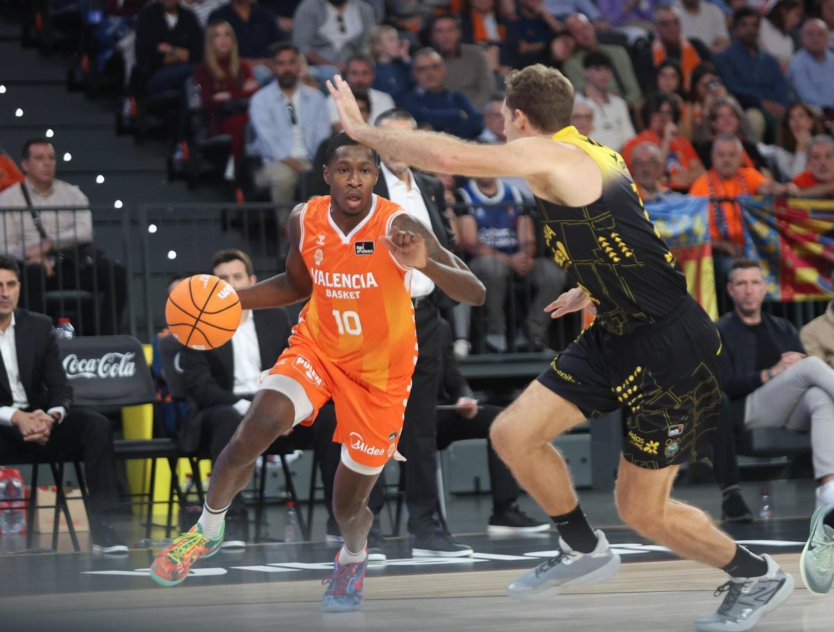 Omari Moore, uno de los taronja más destacados en los últimos partidos.