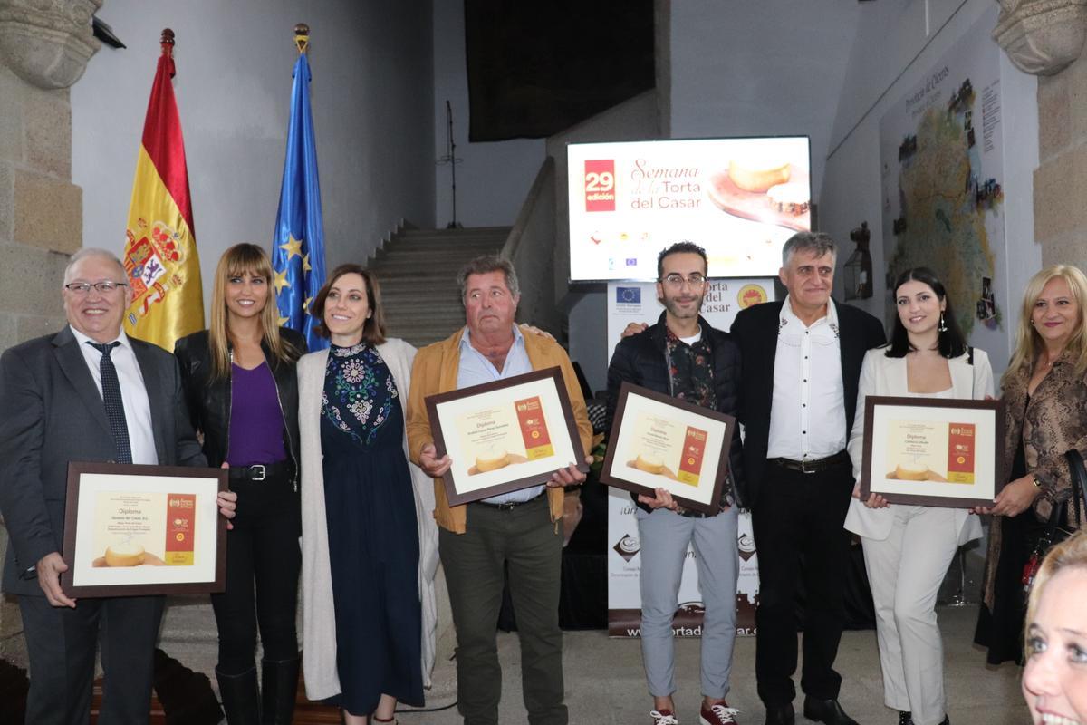 Los ganadores de los diferentes galardones entregados esta noche en el Palacio de Carvajal.