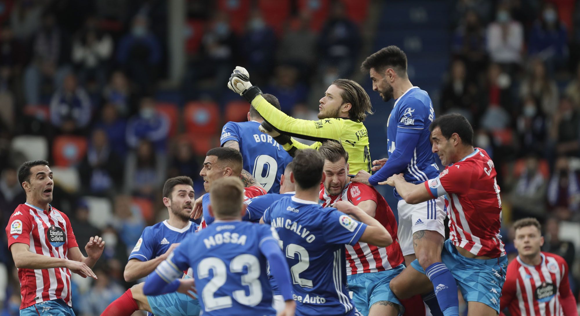 En imágenes: así fue el partido del Real Oviedo en Lugo