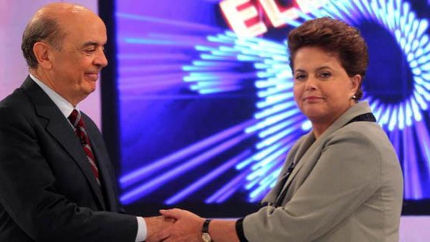 La oficialista Dilma Rousseff y el opositor José Serra.