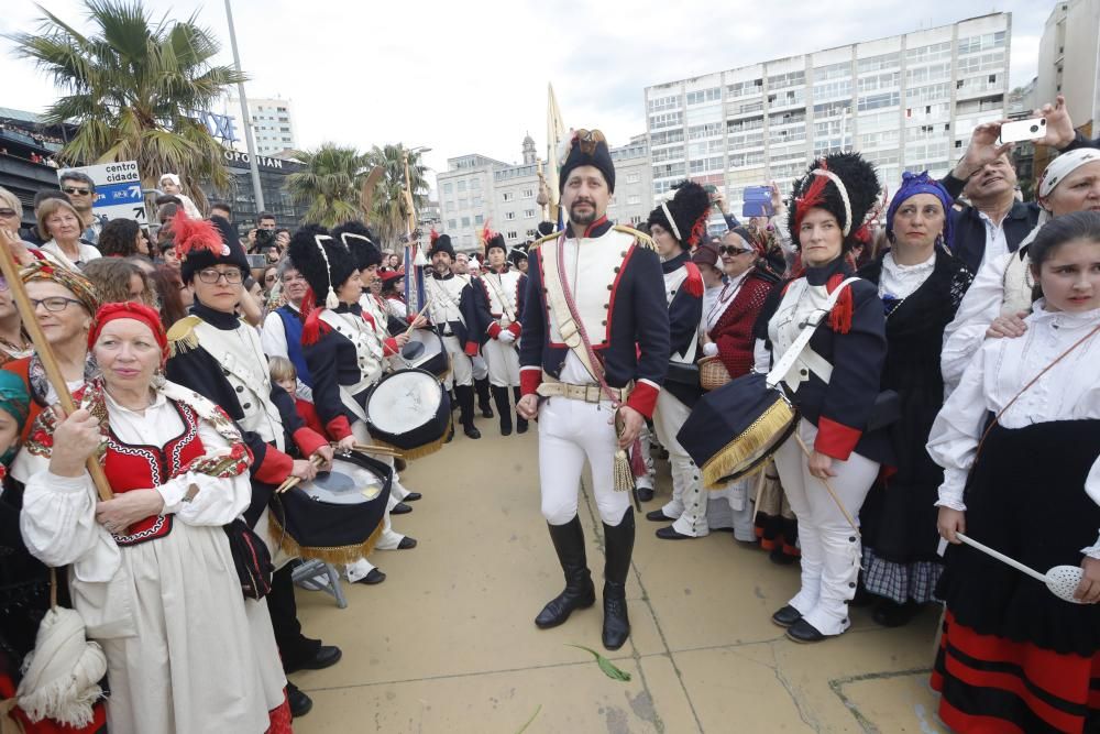 La representación de la expulsión de las tropas invasoras francesas congrega en el casco histórico a miles de personas para disfrutar del broche de oro a un fin de semana de fiesta.