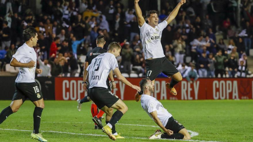 Doce de los veinte equipos de Primera Federación pasan de ronda