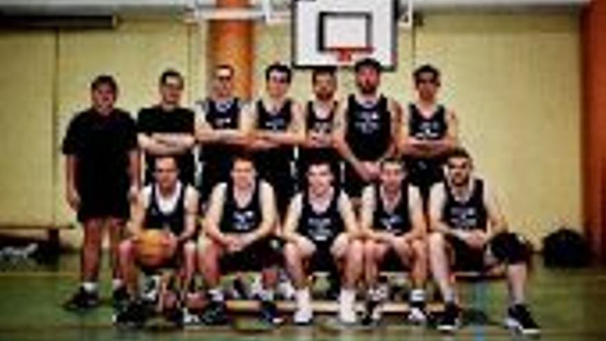 El Club de Baloncesto cumple diez años tirando a canasta