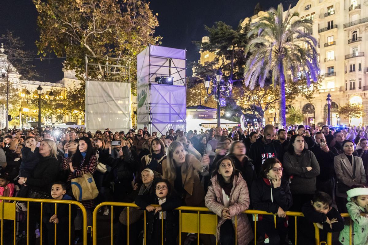 València estrena un "mapping" en la fachada del Ayuntamiento