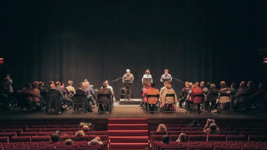 Catarroja repren &quot;2 poetes com nosaltres&quot; amb les obres de Fuster