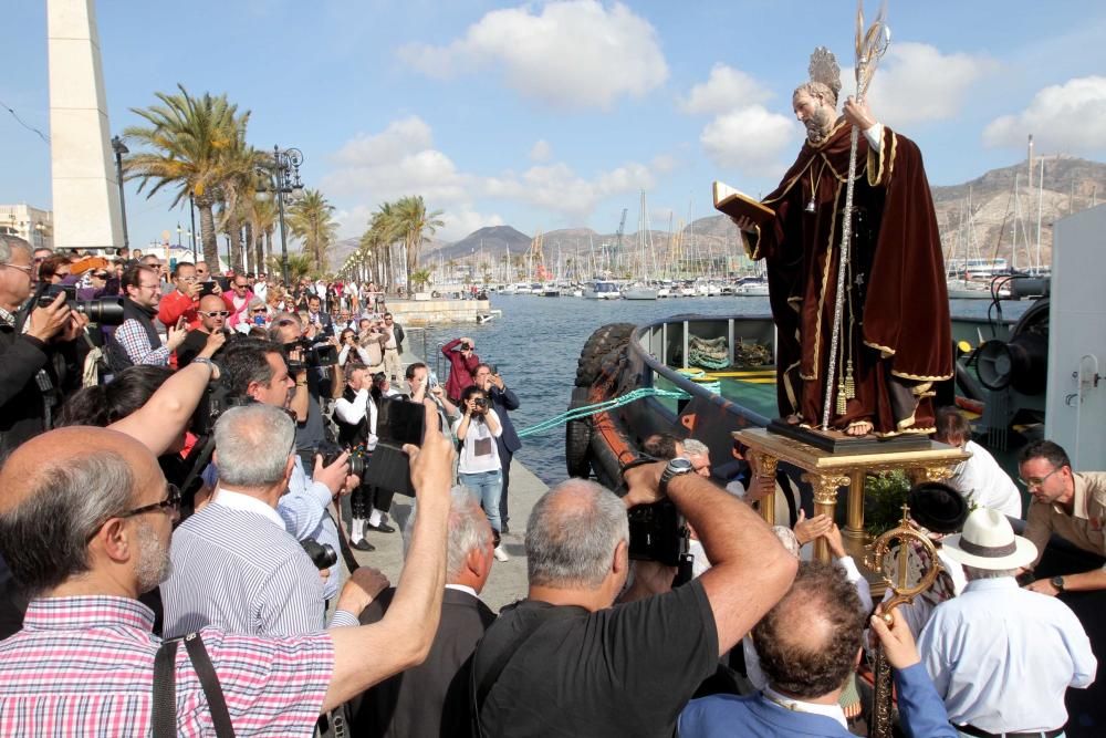 Desembarco de la nueva imagen de San Ginés de la Jara en Cartagena