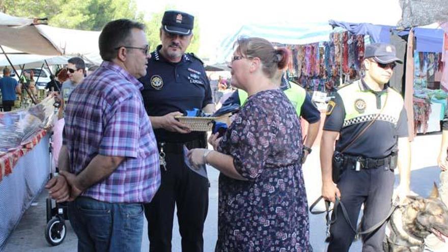 Rojales quiere acabar con los excrementos de mascotas en las calles