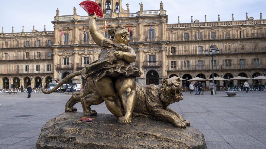 Investigan la desaparición de varios elementos de la escultura de Xu Hongfei inaugurada ayer en Salamanca