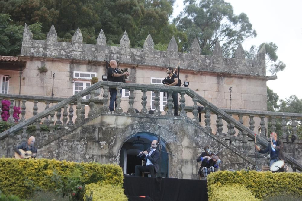 El hechizo de Carlos Núñez en el pazo de Santa Cruz