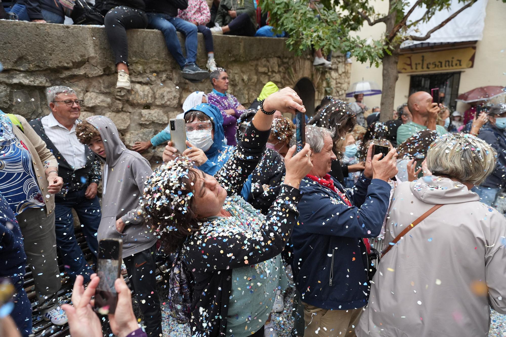 Búscate en el desfile de carrozas y disfraces de l'Anunci de Morella