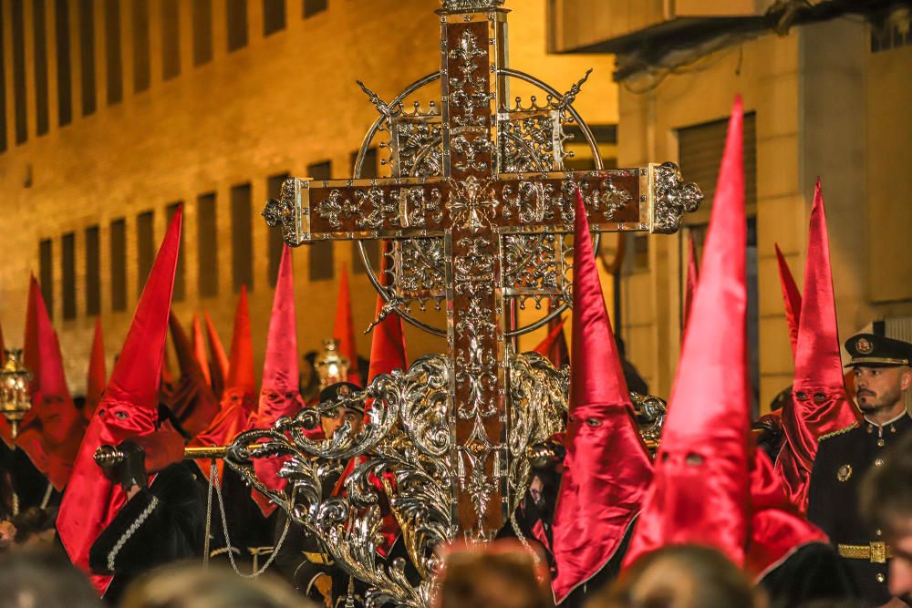 Nuestro Padre Jesús de la Caída lució símbolos de luto por el fallecimiento de María Dolores Castejón, Porta Guión de este año que falleció recientemente