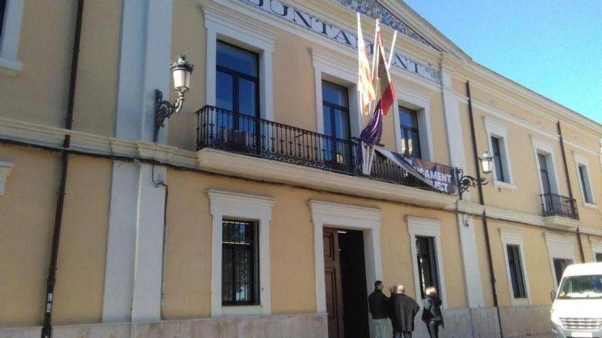 Una imagen de archivo del ayuntamiento de Manises.