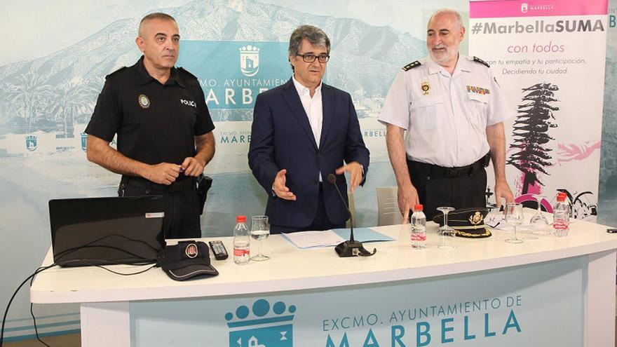 Javier Martín, Javier Porcuna y Enrique Lamelas, durante la rueda de prensa.