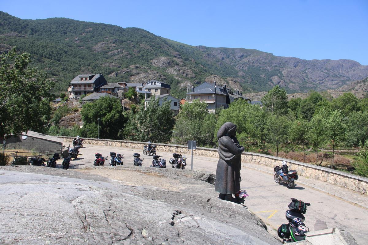 Sanabria despide la multitudinaria concentración de motos