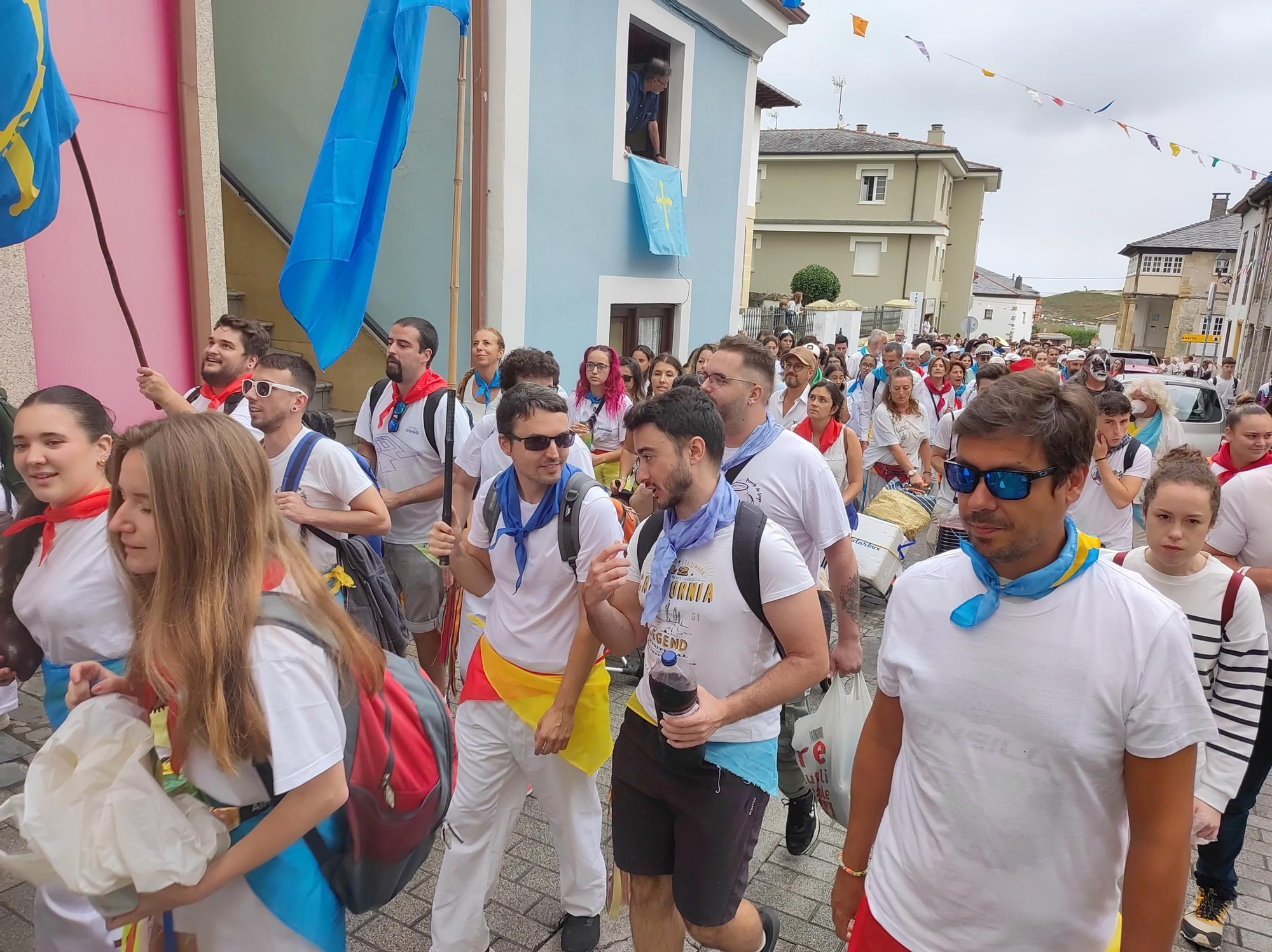 En imágenes: Así fue la salida de los romeros para celebrar la jira que cierra Las Telayas