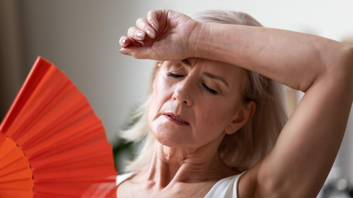 El climaterio (más conocido con el término menopausia) está asociado con sofocos.