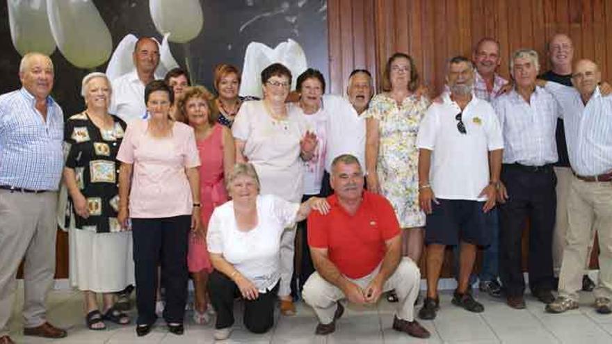 Los quintos y quintas durante el encuentro celebrado en Alcañices.