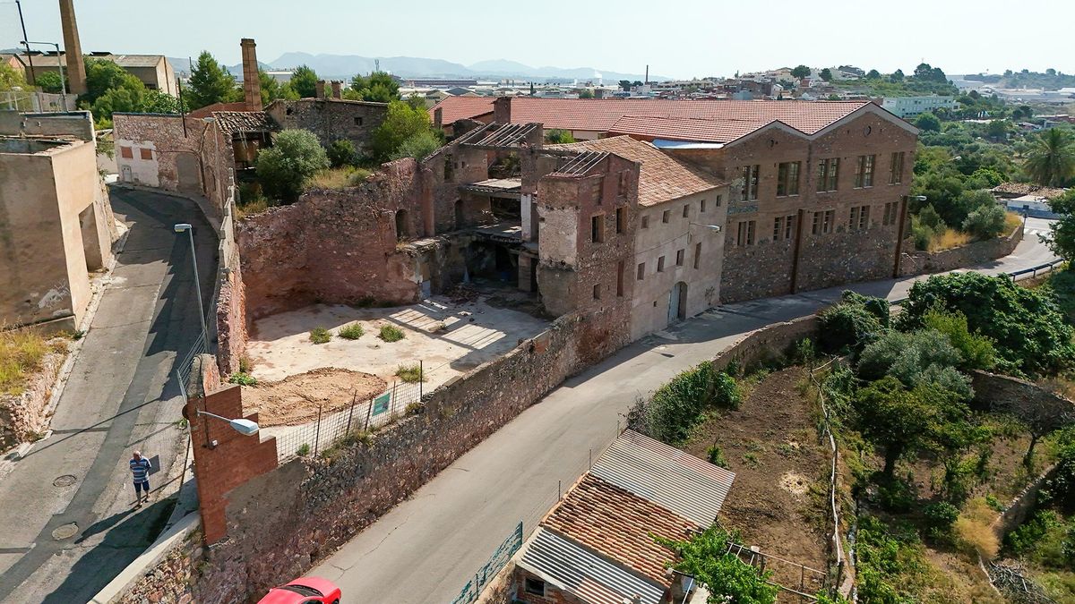 Imagen aérea de la antigua fábrica de La Campaneta de Onda.