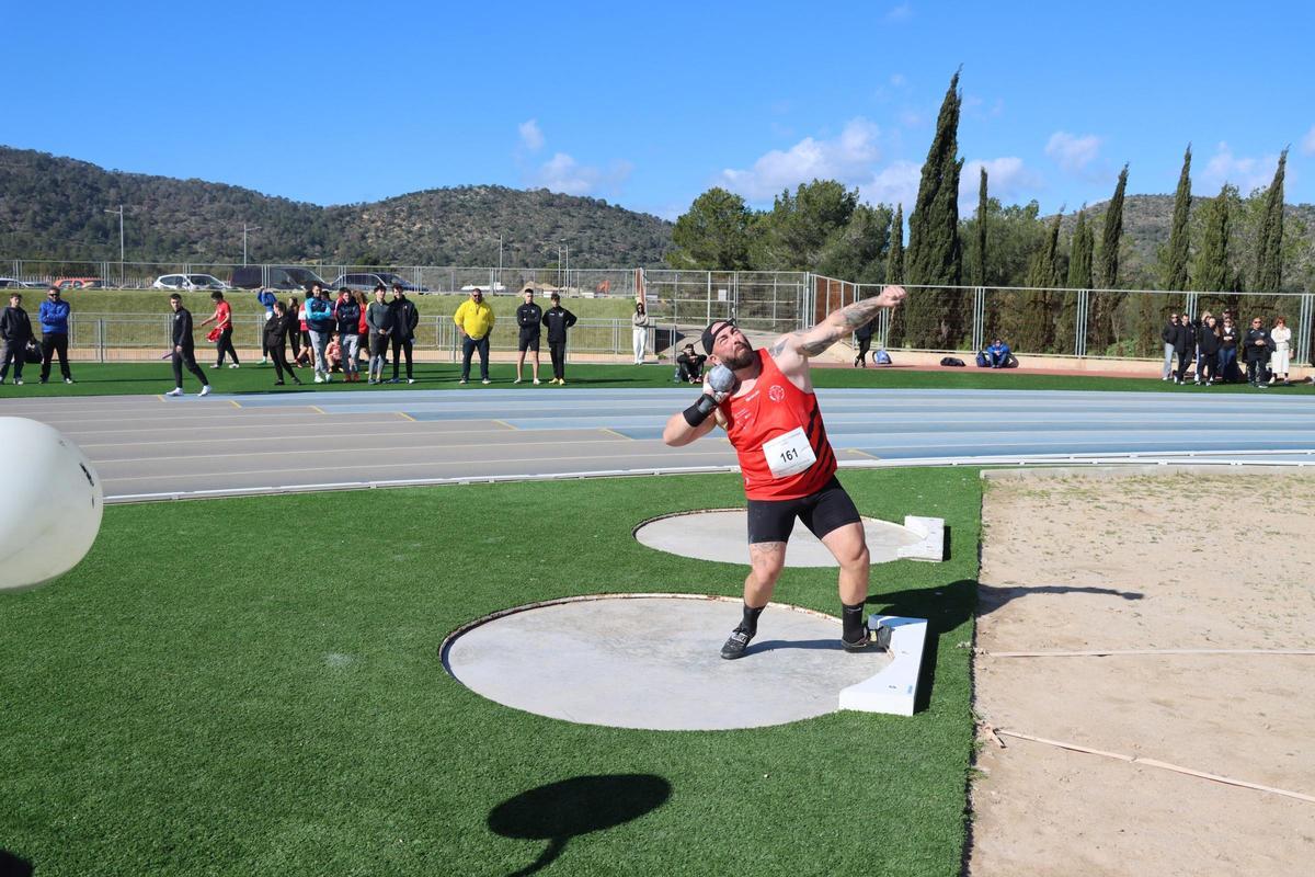 José Ángel Pinedo, de nuevo campeón balear en peso