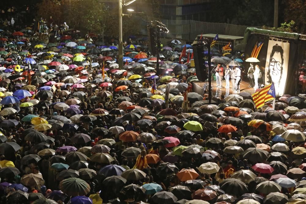 Multitudinària concentració a Girona per protestar contra la sentència del procés