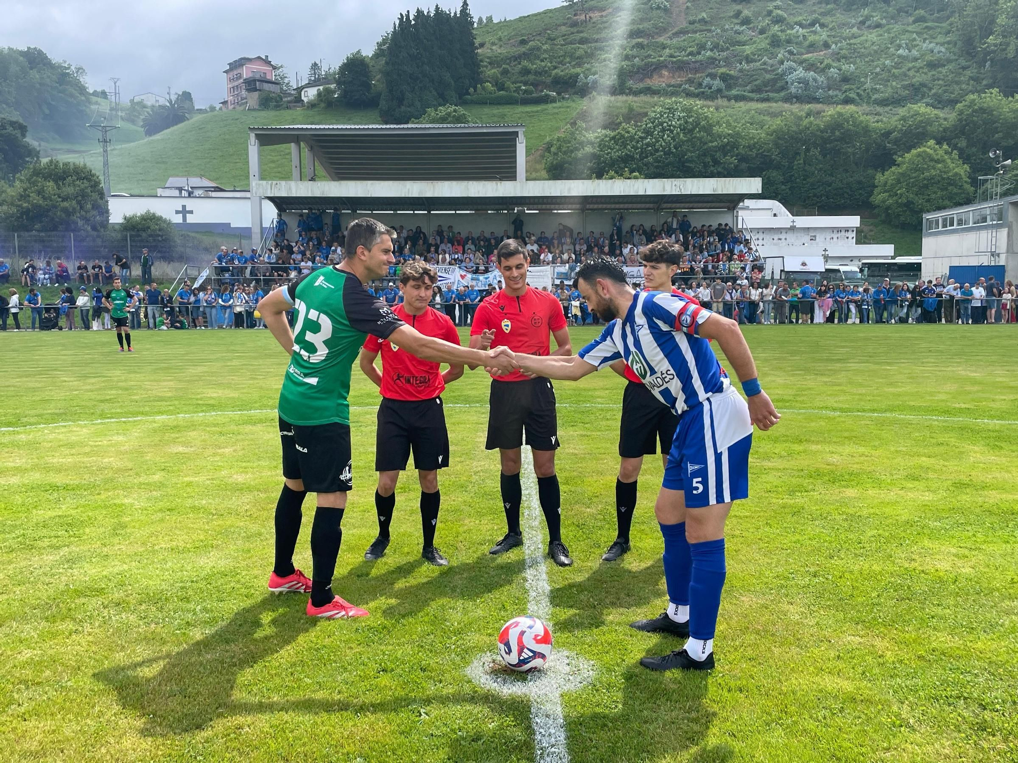 En imágenes: Así fue el duelo entre el Treviense y el Cornellana por un puesto en segunda