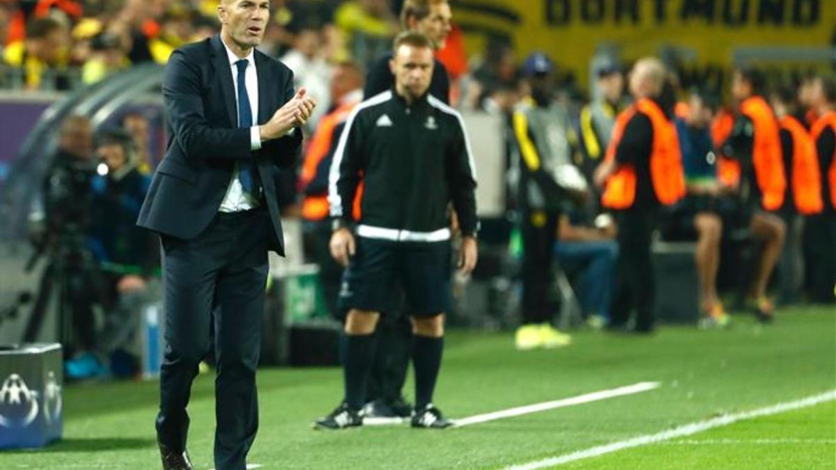 Zinedine Zidane no pudo revertir la irregular trayectoria de su equipo