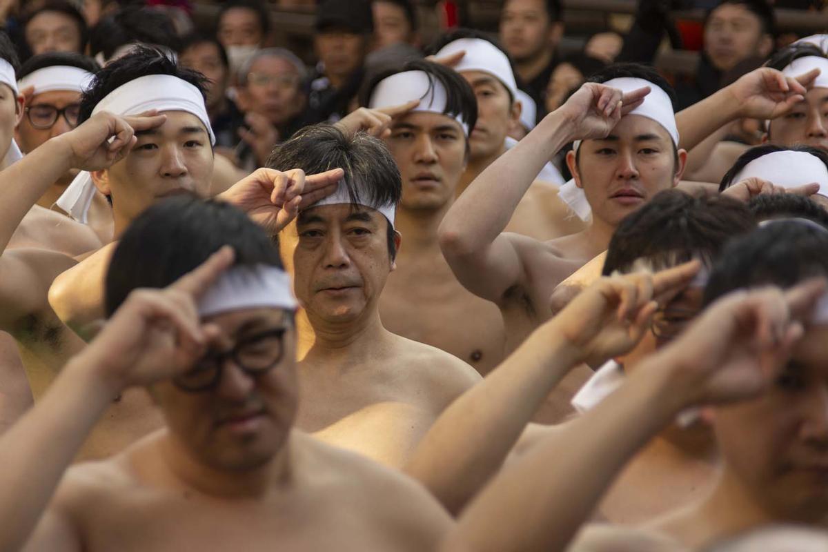 Ritual Sominsai, ampliamente considerado como uno de los festivales más extraños de Japón