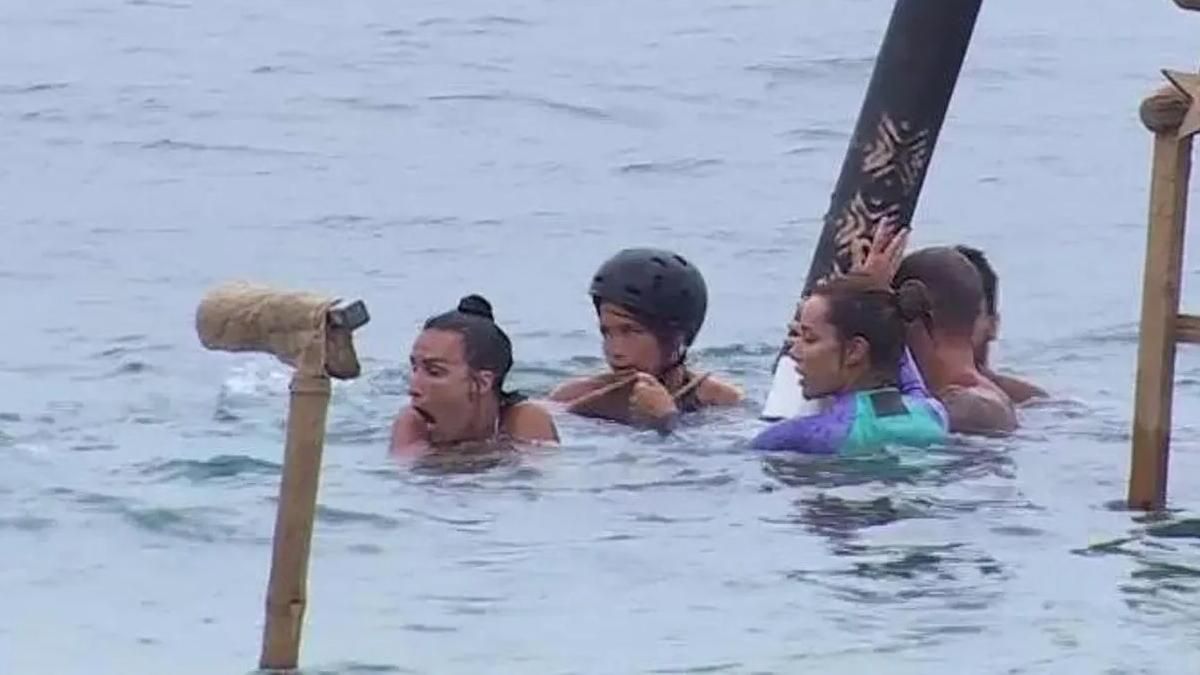 Fani Carbajo sufre un percance en pleno juego de recompensa de  'Supervivientes All Stars' y debe ser atendida por el servicio médico