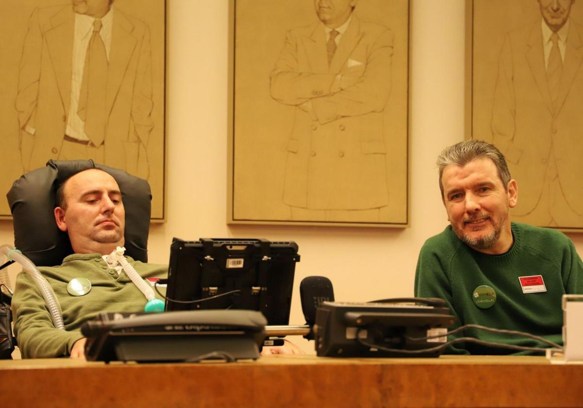 José Luis Capitán, «Capi», y Juan Carlos Unzué, ayer, en el Congreso. 