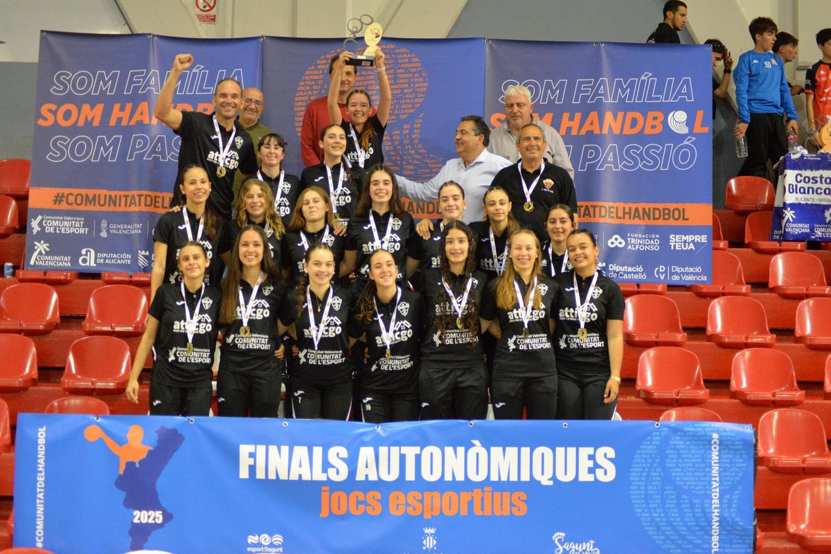 El Atticgo Bm. Elche, dirigido por José Francisco Aldeguer, se proclamó campeón autonómico Infantil femenino.