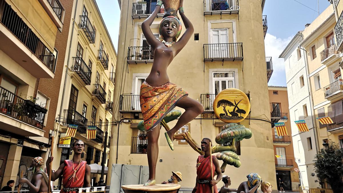 Falla de la Plaza Mosen Milà, en el barrio de la Xerea