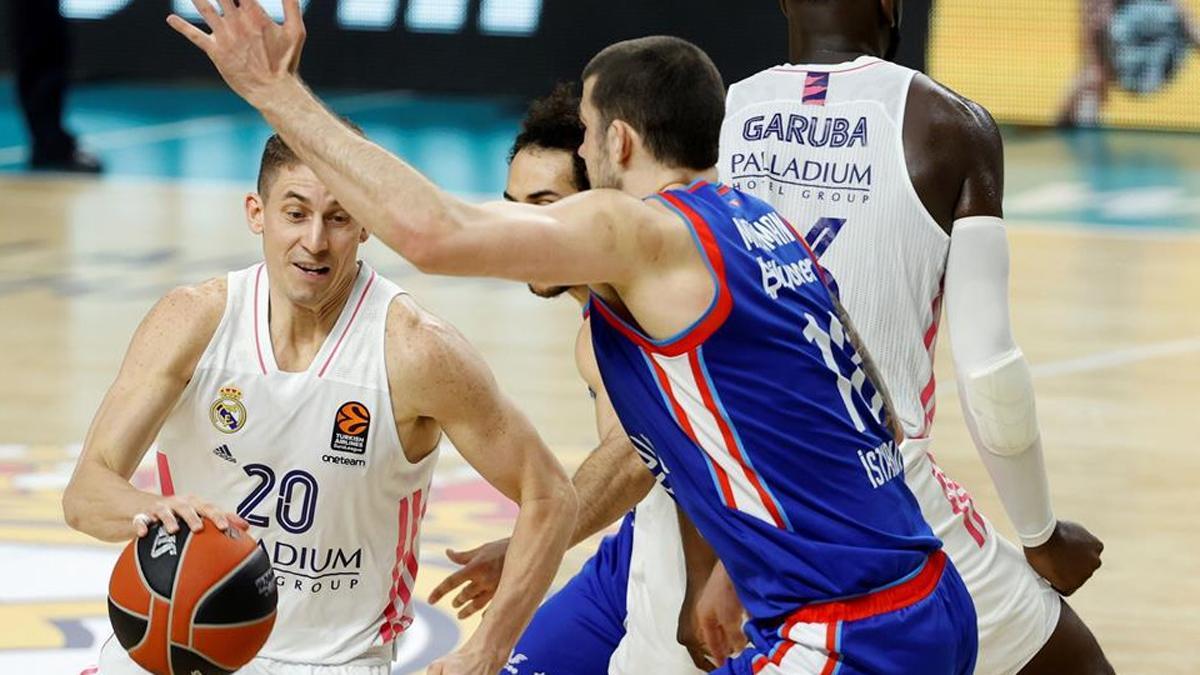 El Madrid sigue con vida en la Euroliga tras superar al Anadolu Efes