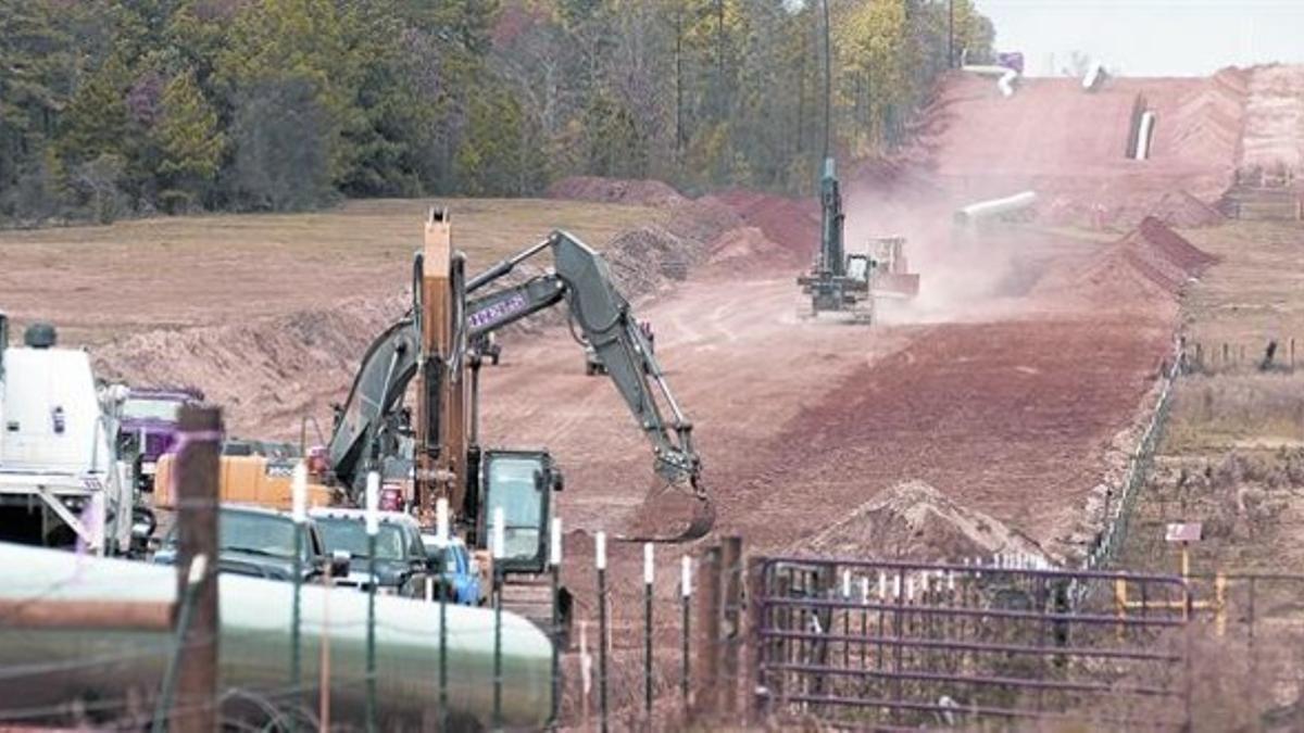 Obras para la construcción del gran oleoducto Keystone XL en Winona, Texas.