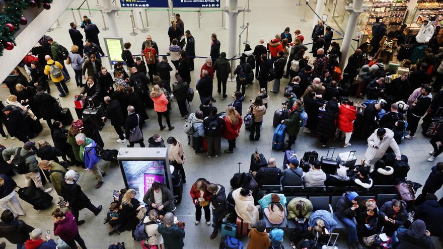 Eurostar cancela todos sus trenes este sábado desde y hacia Londres por una inundación en las vías