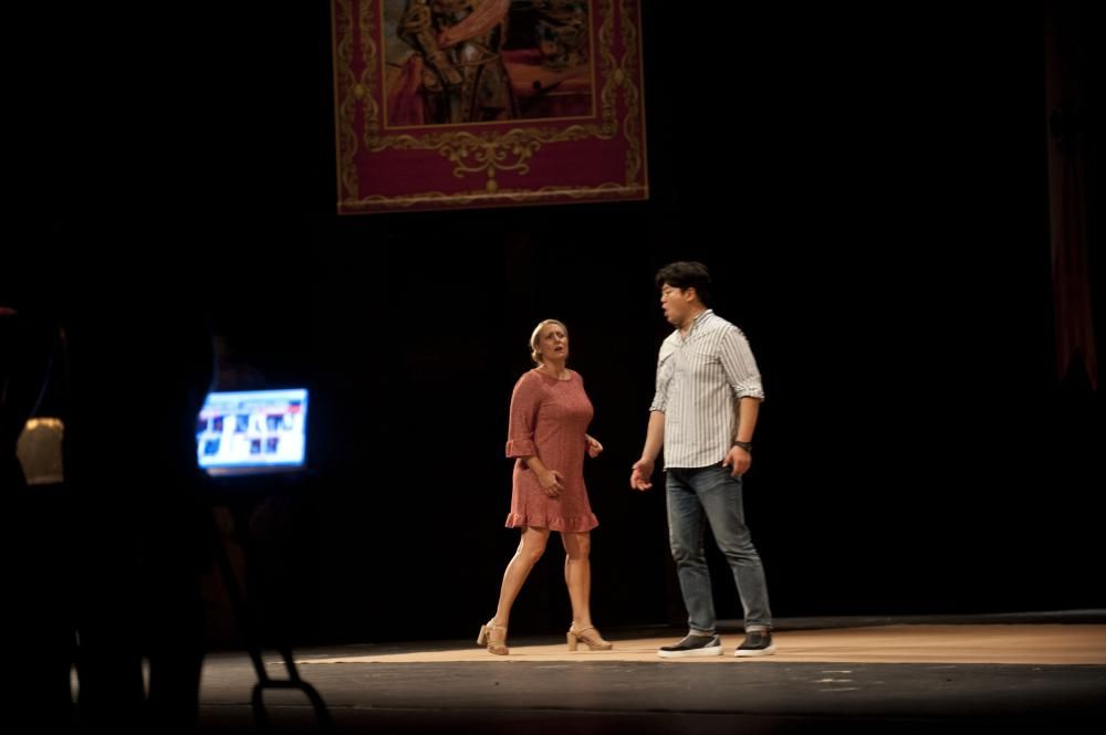 La soprano Saoia Hernández y el tenor Josef Kang ensayan en el Palacio de la Ópera a obra Il Pirata, de Bellini.