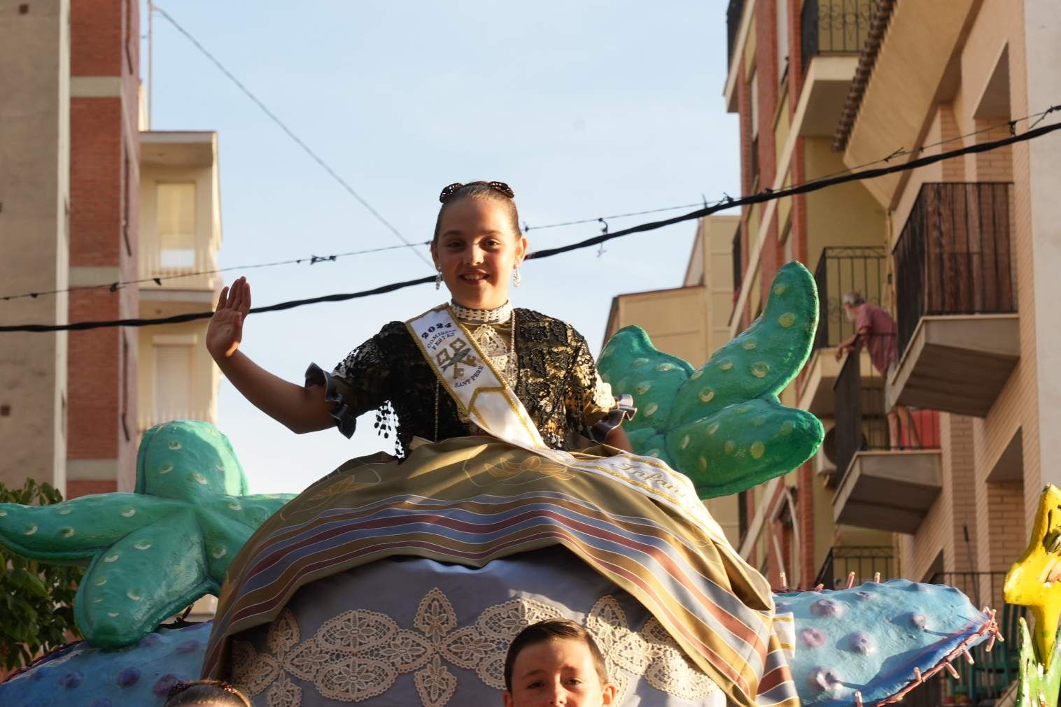 El Grau da inicio a las fiestas de Sant Pere con pólvora, bous y música