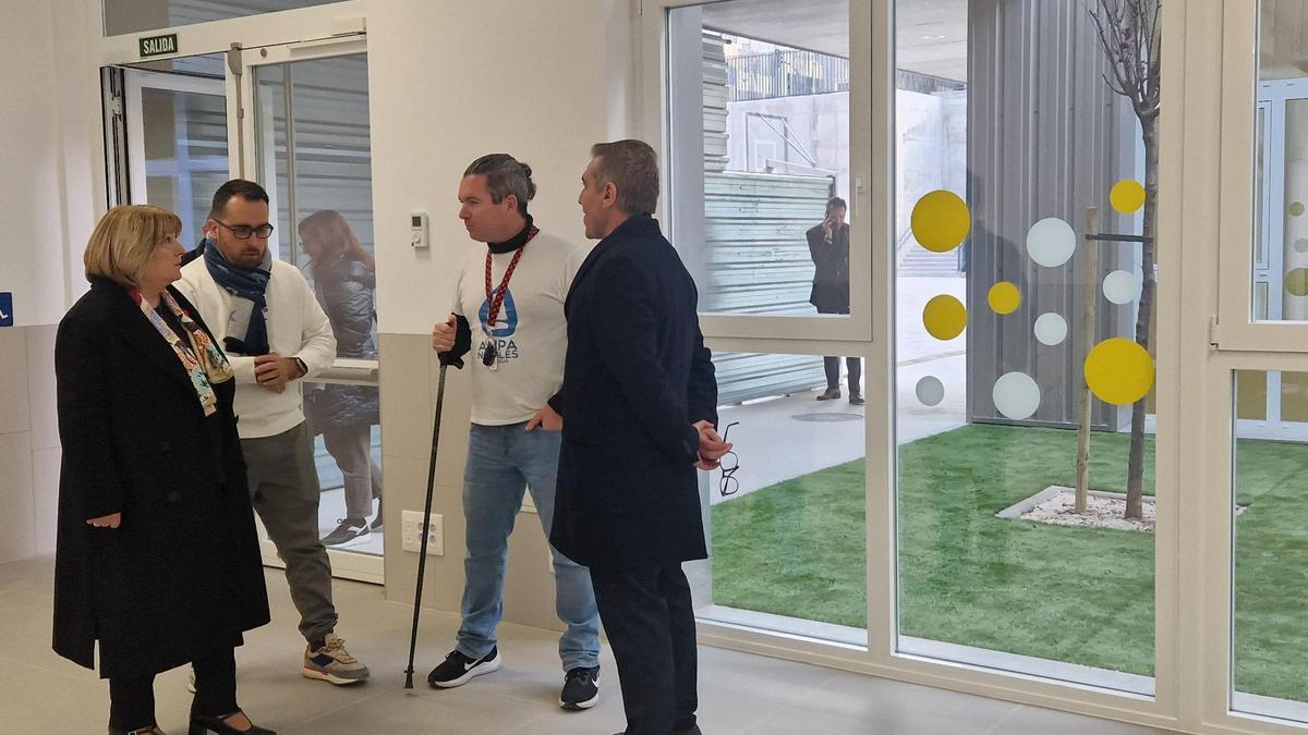 La consejera Tomasa Hernández, este martes, durante su visita a las nuevas instalaciones del Ana María Navales.