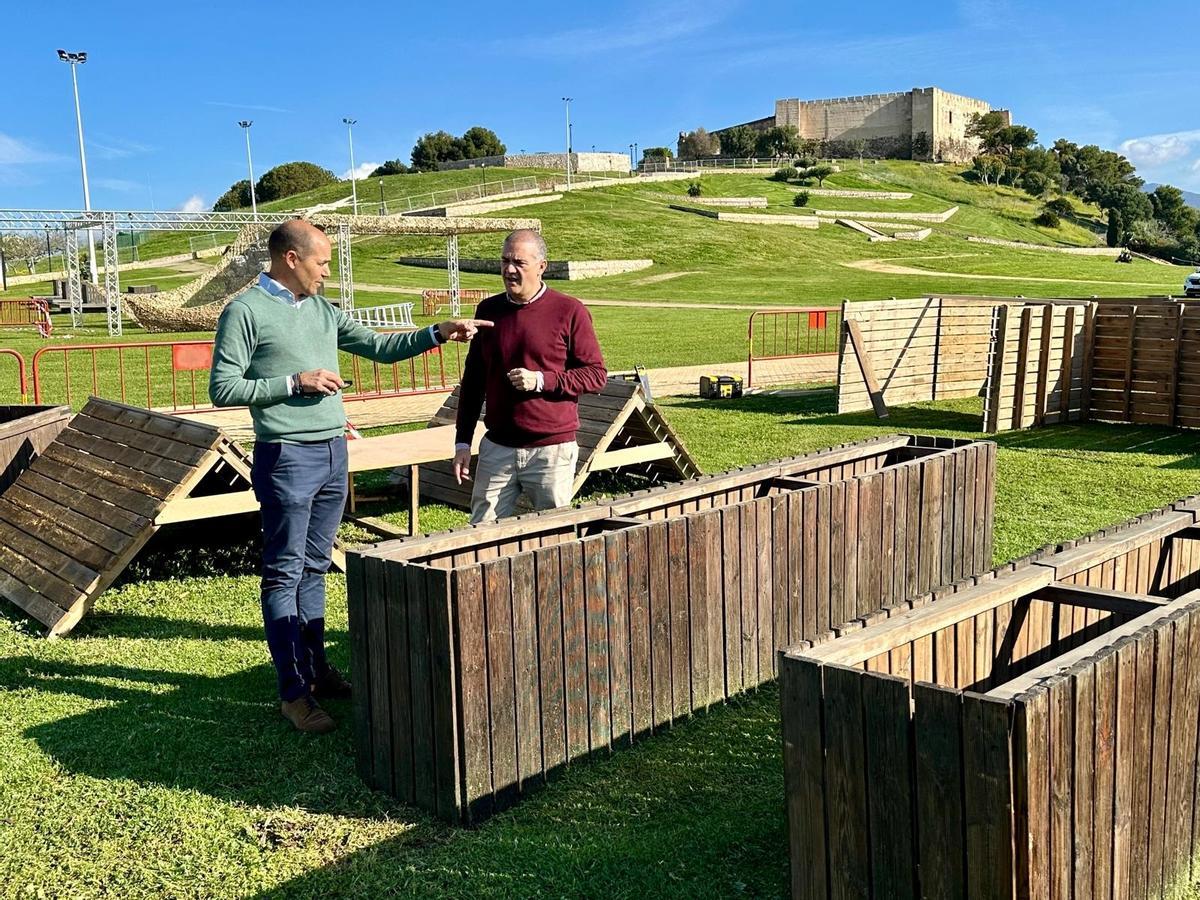 Fuengirola ha acondicionado el Castillo Sohail para celebrar este domingo el Día del Perro.