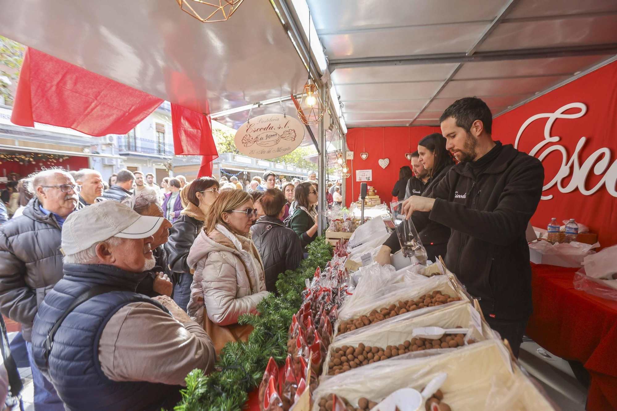 Gran afluencia en la Feria de la Navidad de Xixona