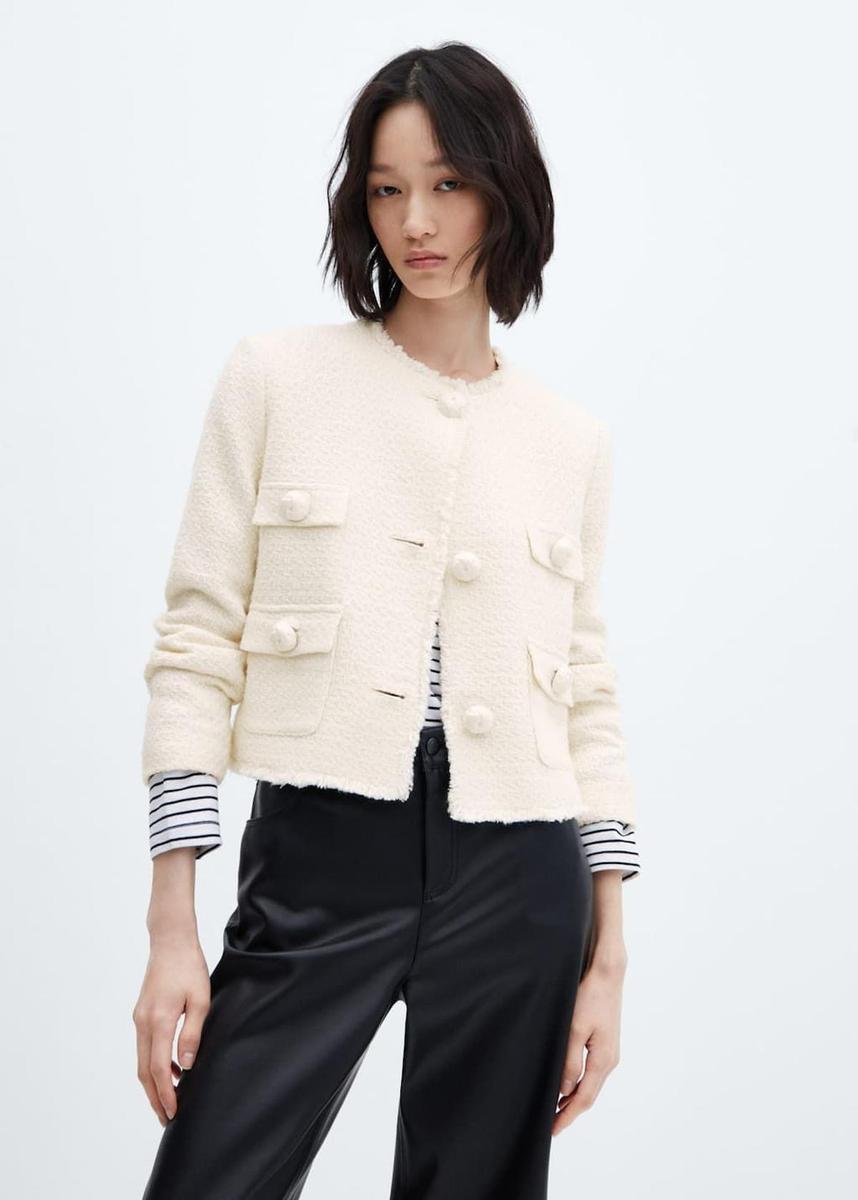 Blazer en tono crudo de Mango