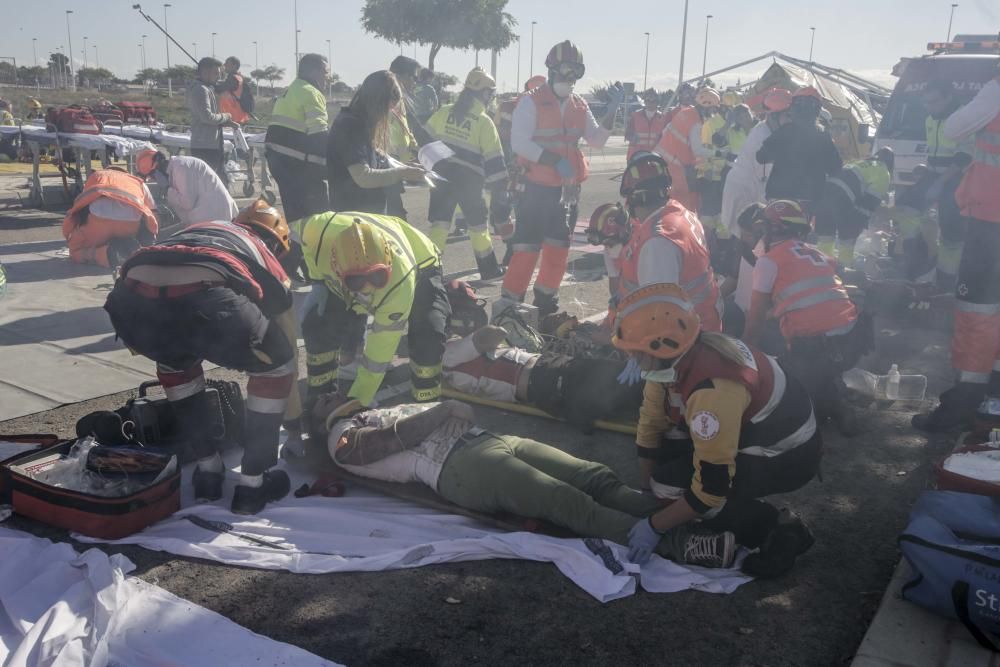 Más de 500 efectivos participan en un simulacro de accidente aéreo