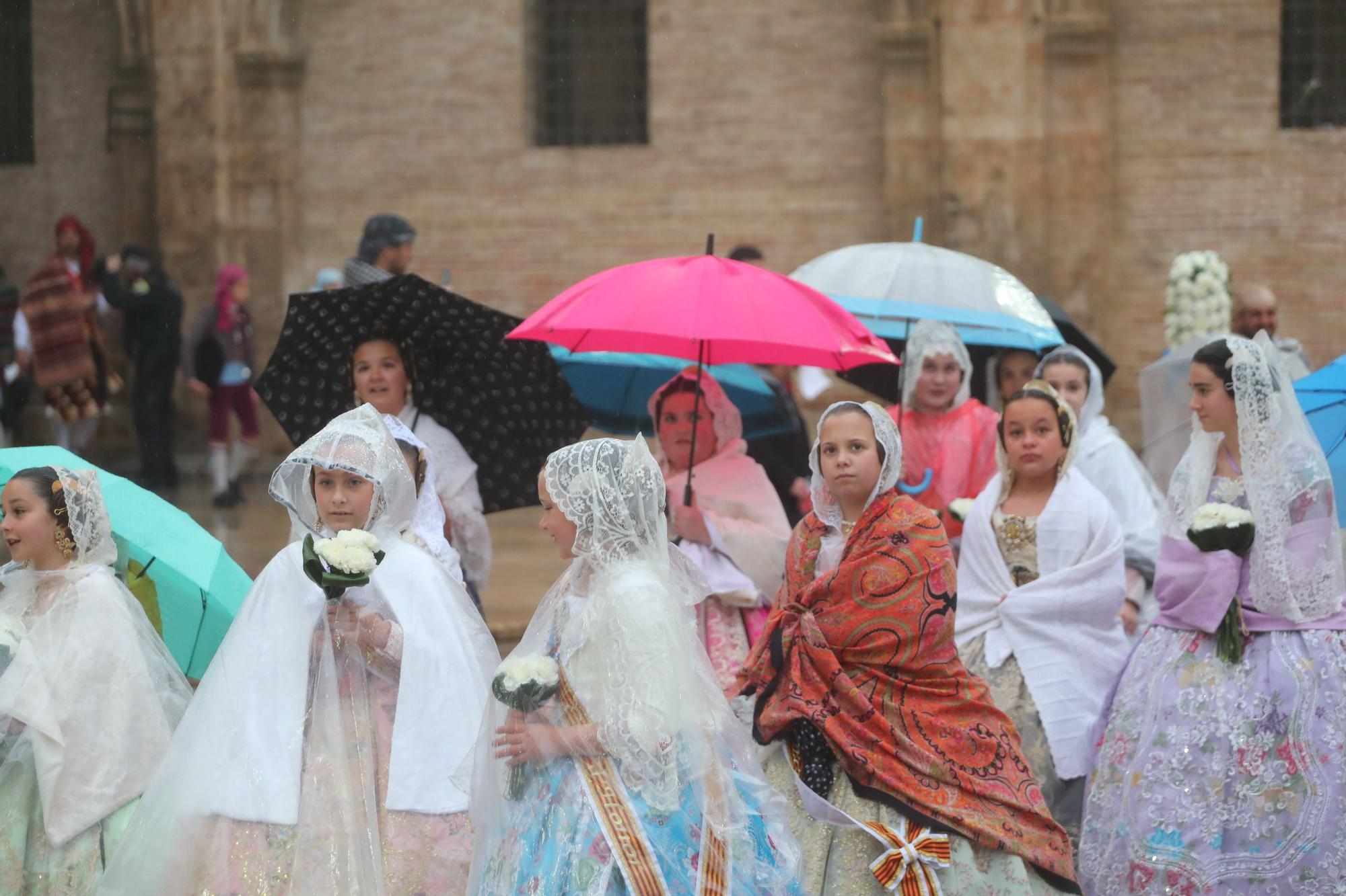 Búscate en el primer día de ofrenda por la calle de la Paz (entre las 18:00 a las 19:00 horas)