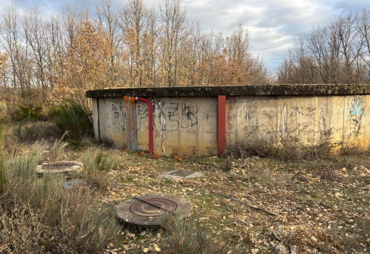 Depósito de agua que abastece al Barrio de la Gafa.  | ARACELI SAAVEDRA