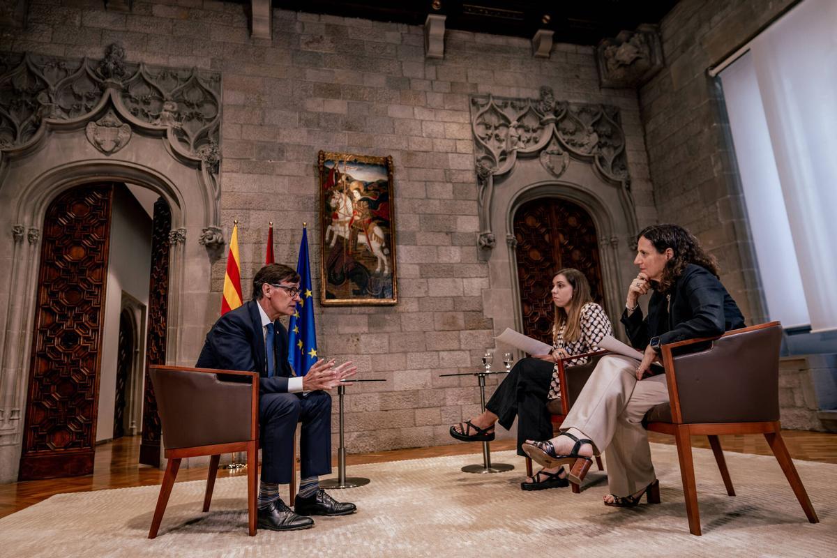Salvador Illa, president de la Generalitat de Catalunya, en el Palau de la Generalitat durante su entrevista con El Periódico.