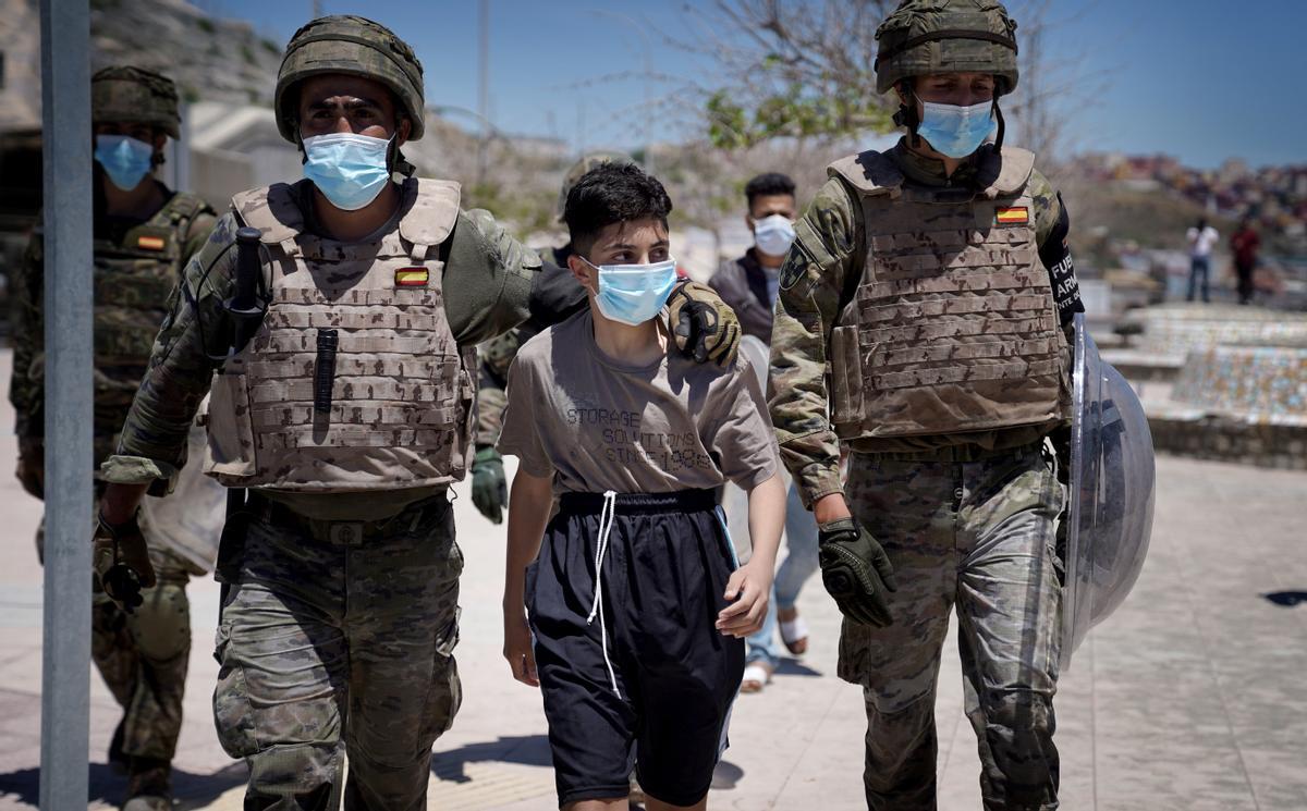 Ceuta escolaritza 150 menors arribats a l’allau de maig