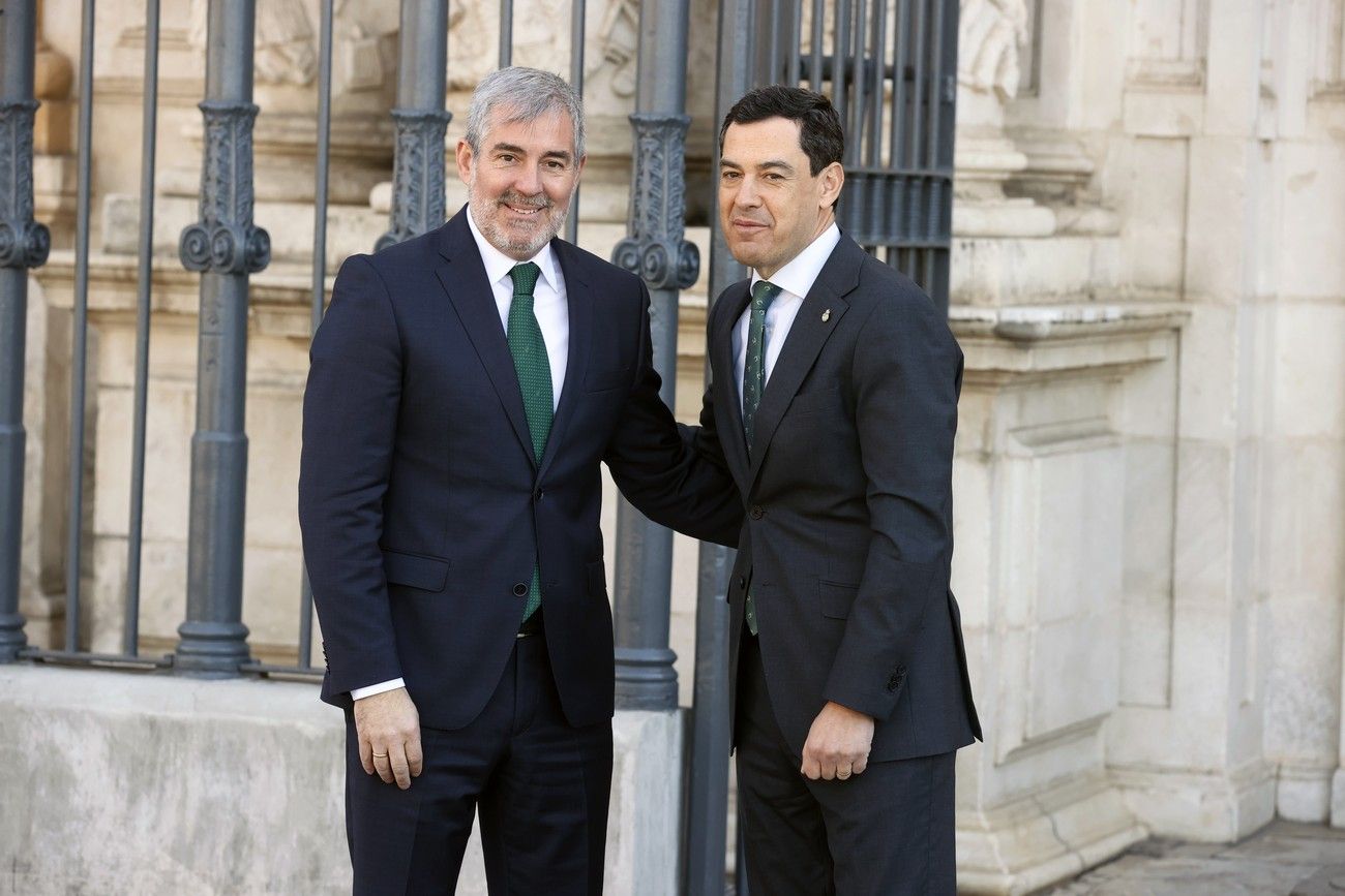 Imagen del encuentro de este miércoles entre los presidentes de Andalucía y Canarias, Juan Manuel Moreno y Fernando Clavijo