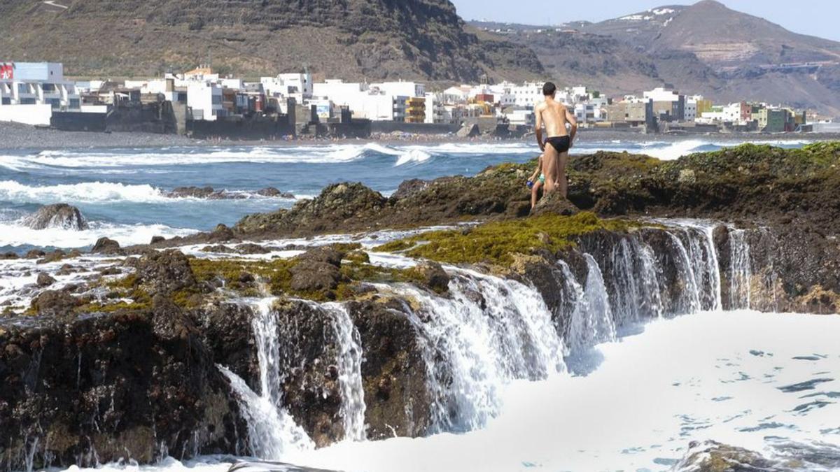 Vista de San Andrés desde La Bajilla, que quedaría afectado por el paseo. | | ANDRÉS CRUZ