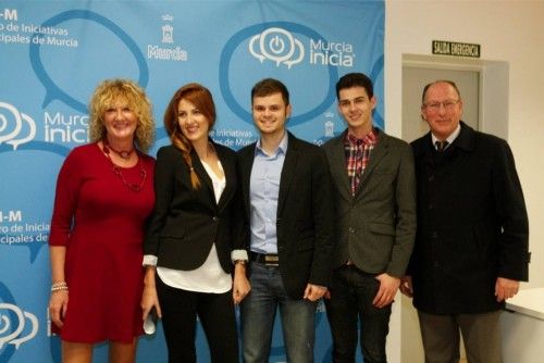 Entrega de los premios Cátedra de Emprendedores de la UMU en el CIM-M